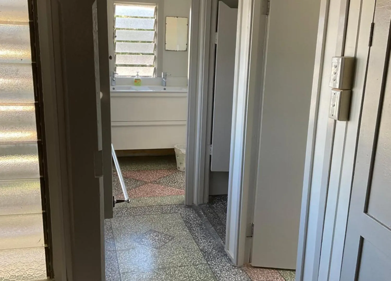 לינה וארוחת בוקר ווינטון 19 Cobb Lane אוסטרליה